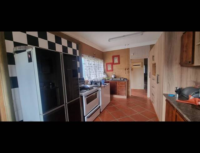 3 BEDROOM HOUSE FOR SALE IN KOSMOSPARK